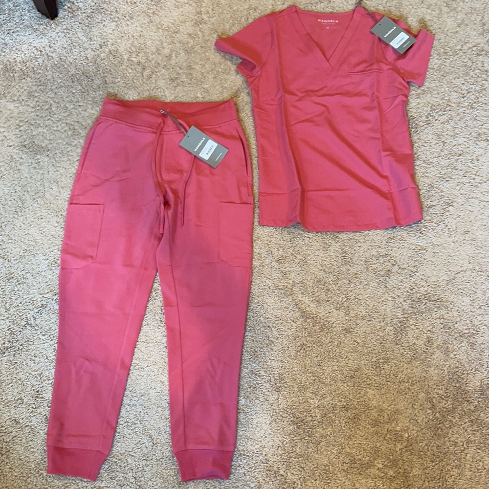 XS NWT Mandala pink jogger & top scrub set